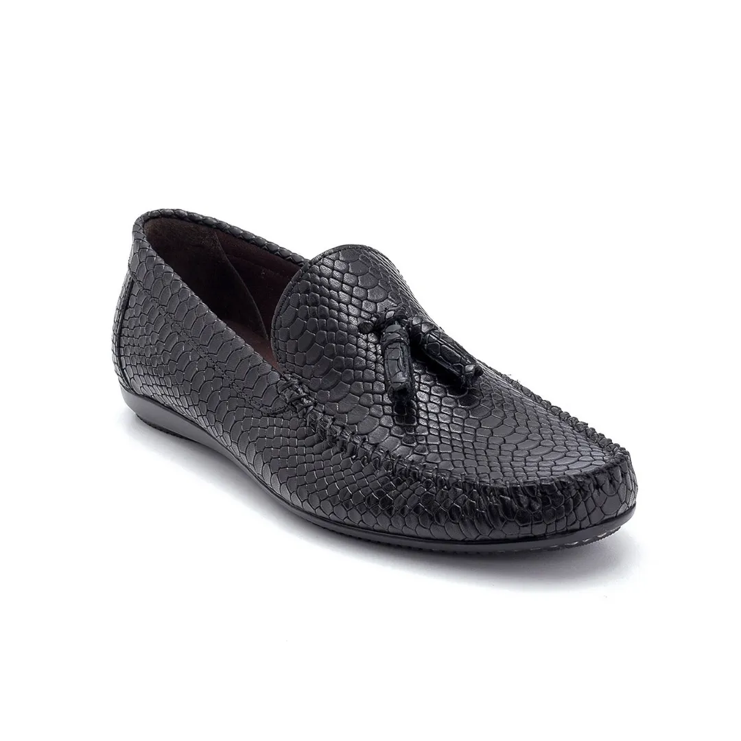 Black Men Detailed Leather Loafer