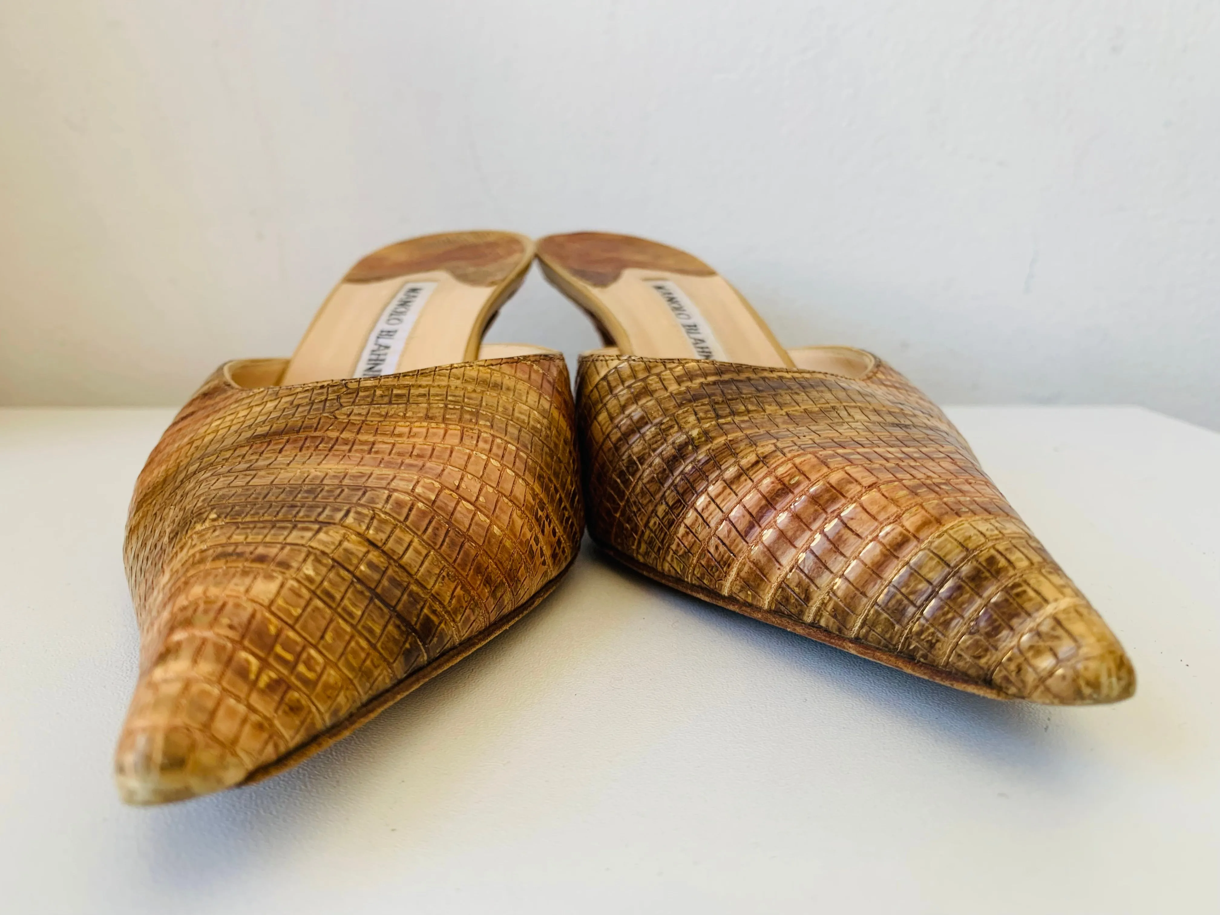 Manolo Blahnik Snakeskin Mules Women’s Shoes Size 37 1/2 In Brown, Tan, and Gold Metallic Detail