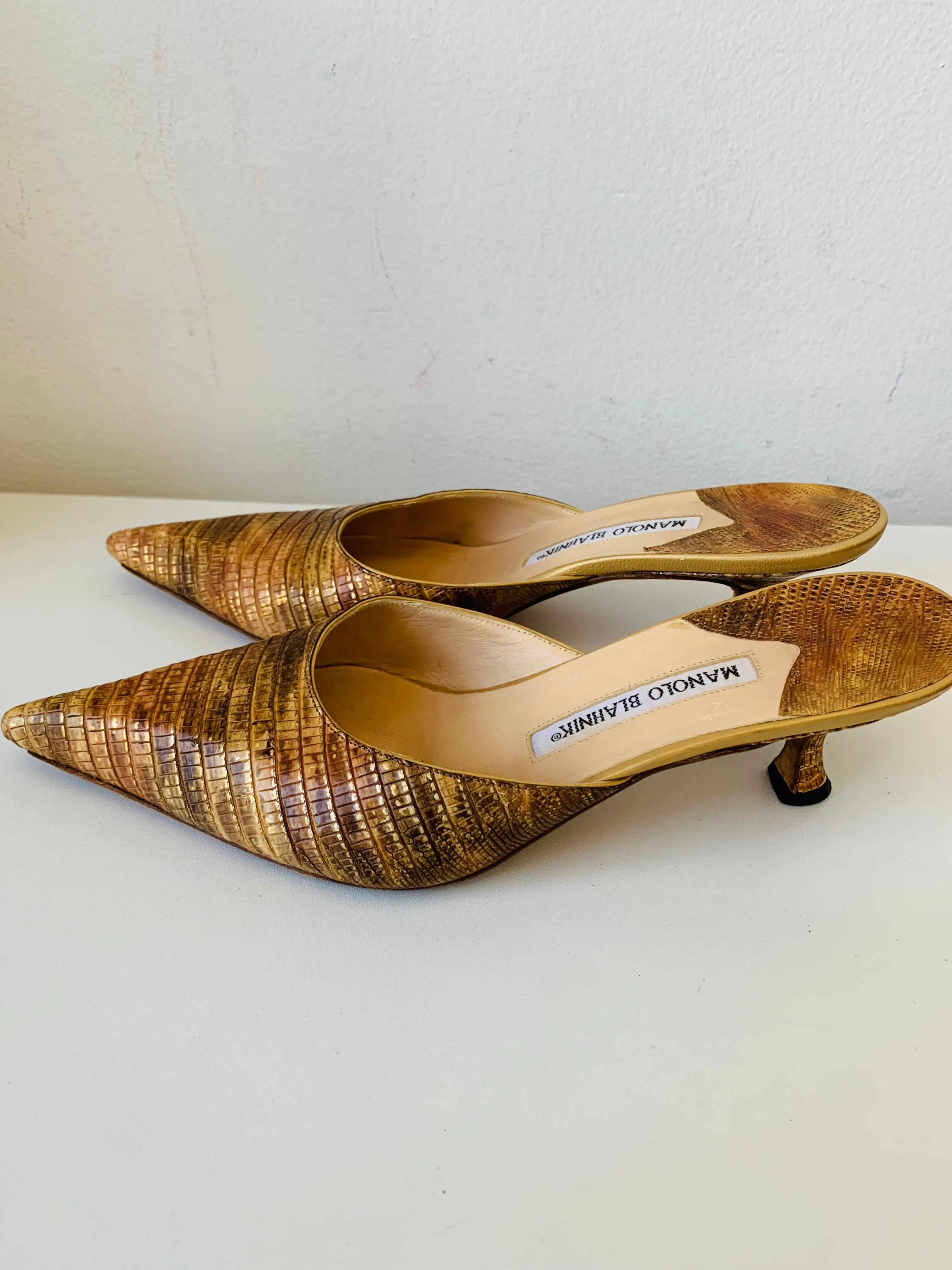 Manolo Blahnik Snakeskin Mules Women’s Shoes Size 37 1/2 In Brown, Tan, and Gold Metallic Detail