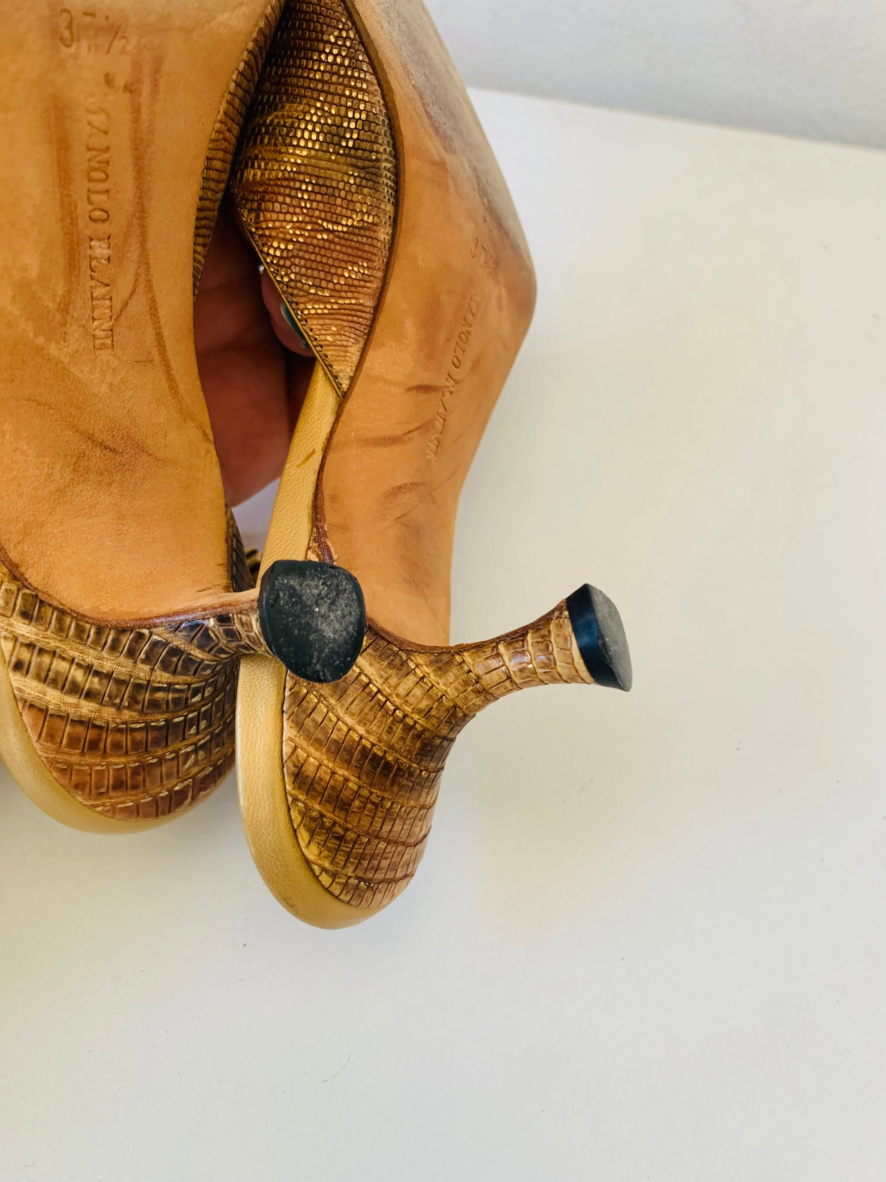 Manolo Blahnik Snakeskin Mules Women’s Shoes Size 37 1/2 In Brown, Tan, and Gold Metallic Detail